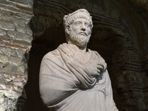 christopher gérard,empereur julien,mithra,paganisme,europe,foi