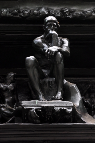 Auguste_Rodin's_'La_Porte_de_l'enfer'_(Detailansicht)_-_Kunsthaus_Zürich_2011-08-14_18-40-12.jpg