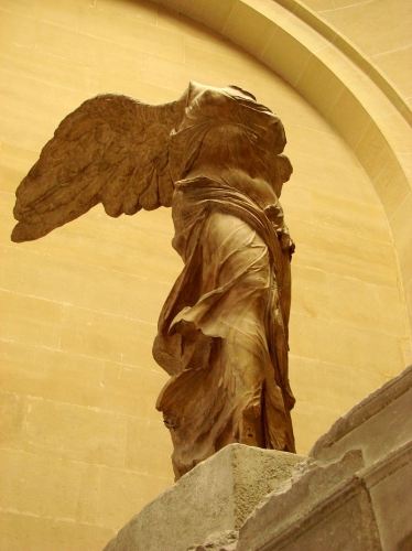 800px-Nike_de_samothrace.jpg
